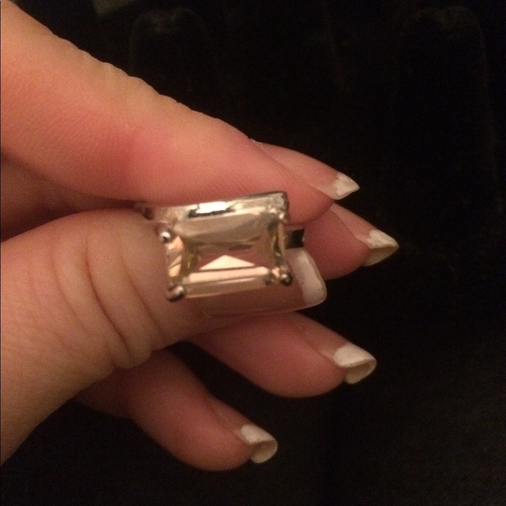 Boutique La El ring size 8 ring Austrian crystal